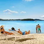 New!!! 2024 Marea With Xxl Sunny Terrace * Poreč